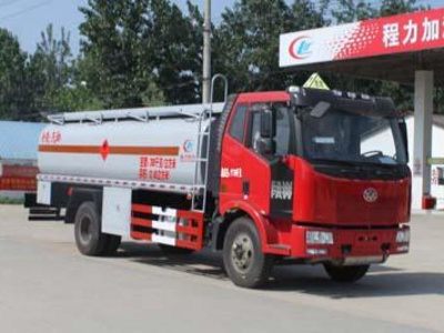 加油車 散裝粉末運輸?shù)年P(guān)鍵一環(huán)